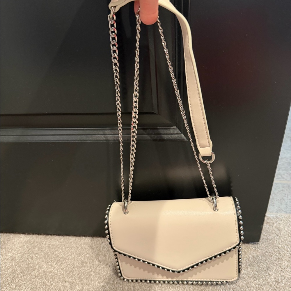Elegant Cream Chain Shoulder Bag